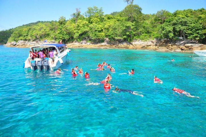 Raya & Coral Island by speedboat